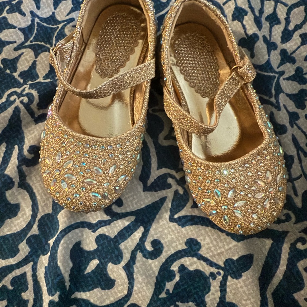 Dream Paris Sparkling Gold toddler Shoes EUC